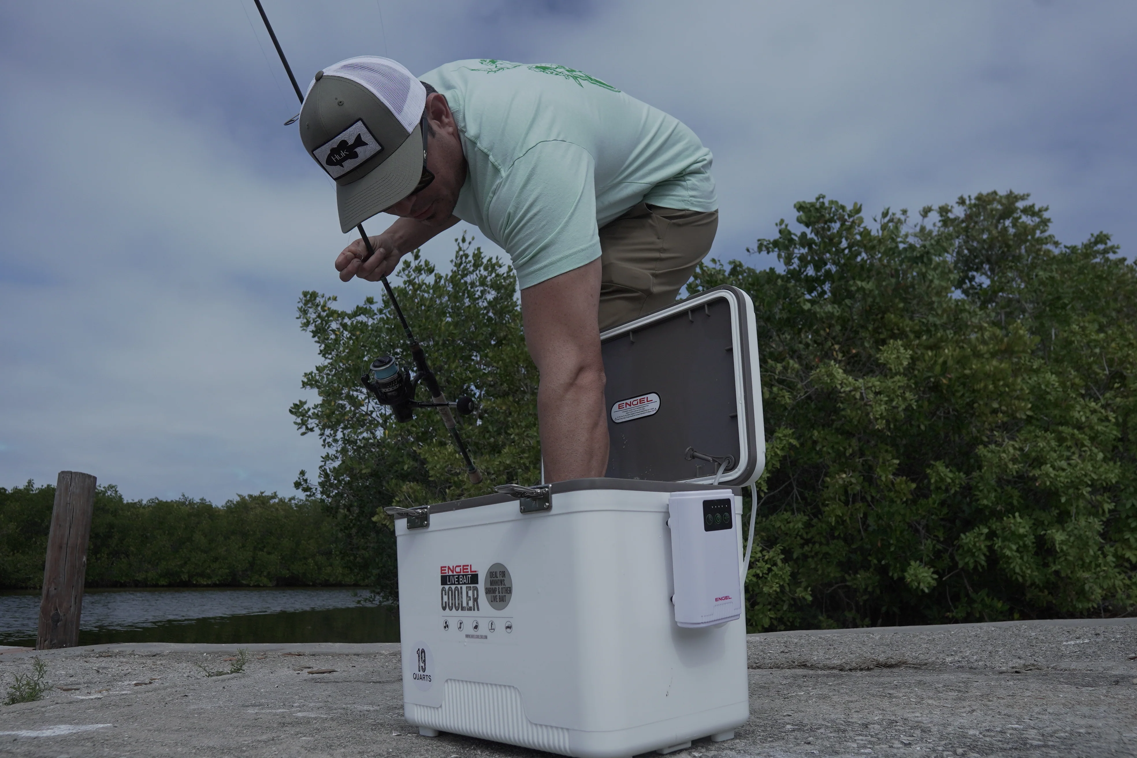 Engel Lithium-ion Rechargeable Live Bait Aerator Pump - Image 11